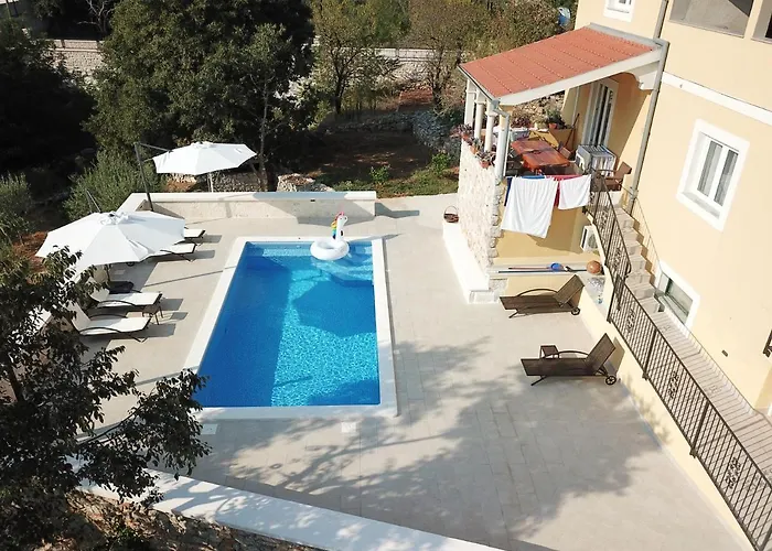 Διαμέρισμα New With An Amazing Pool *
