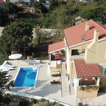 New With An Amazing Pool * Sali