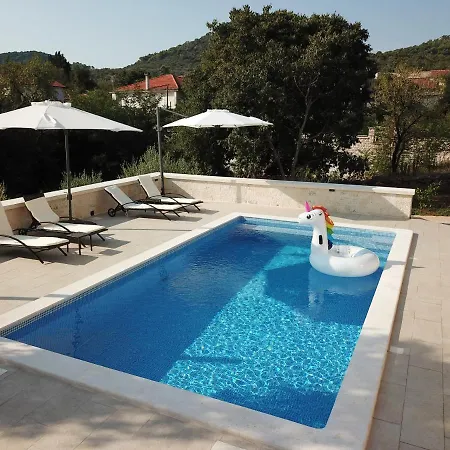 New With An Amazing Pool * Sali