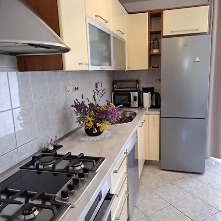 New With An Amazing Pool Apartment