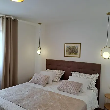 New With An Amazing Pool Apartment