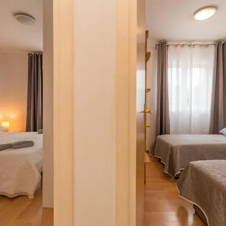 New With An Amazing Pool Apartment *