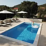 New With An Amazing Pool * Sali