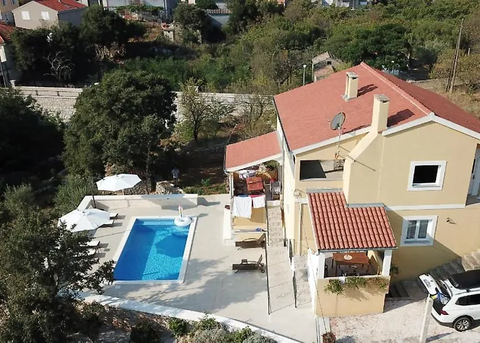 New With An Amazing Pool * Sali